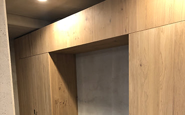 Büroschränke in Echtholz mit Sideboard in matt schwarz